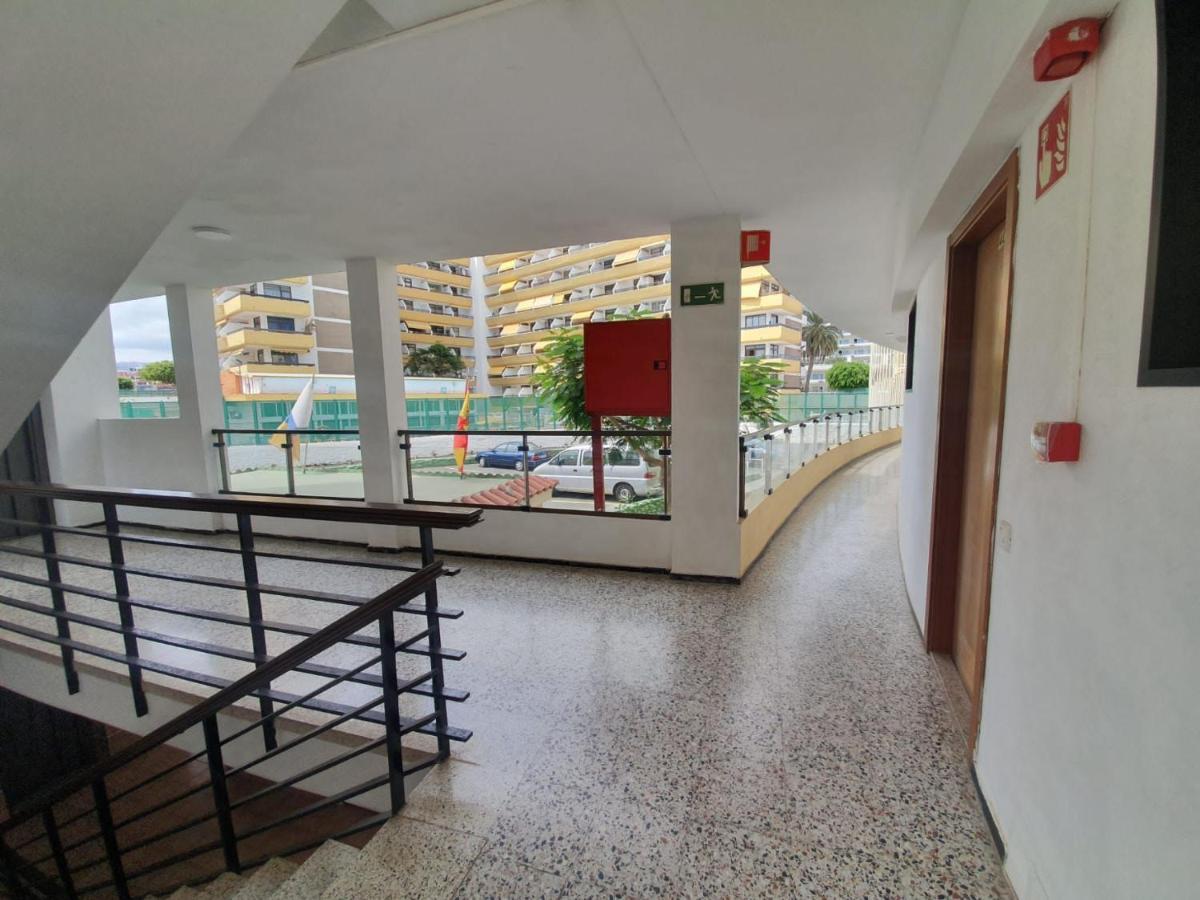Ocean Front Cozy 2 Bedroom, 3 Beds Spacious- Netflix, Pool, Beach Lift & Fast Wifi Playa del Ingles  Exterior foto