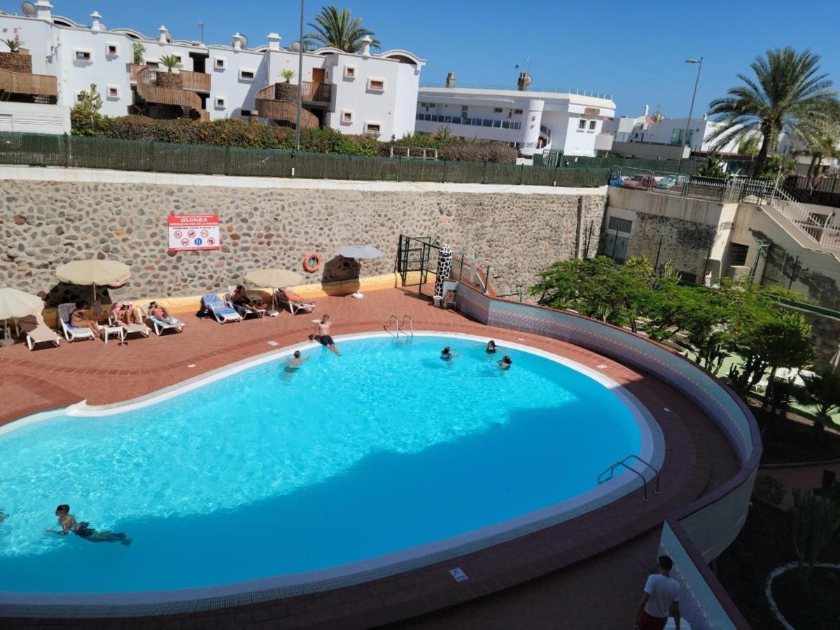 Ocean Front Cozy 2 Bedroom, 3 Beds Spacious- Netflix, Pool, Beach Lift & Fast Wifi Playa del Ingles  Exterior foto