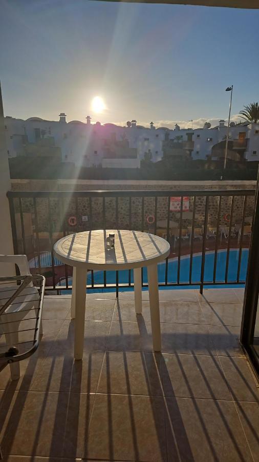 Ocean Front Cozy 2 Bedroom, 3 Beds Spacious- Netflix, Pool, Beach Lift & Fast Wifi Playa del Ingles  Exterior foto