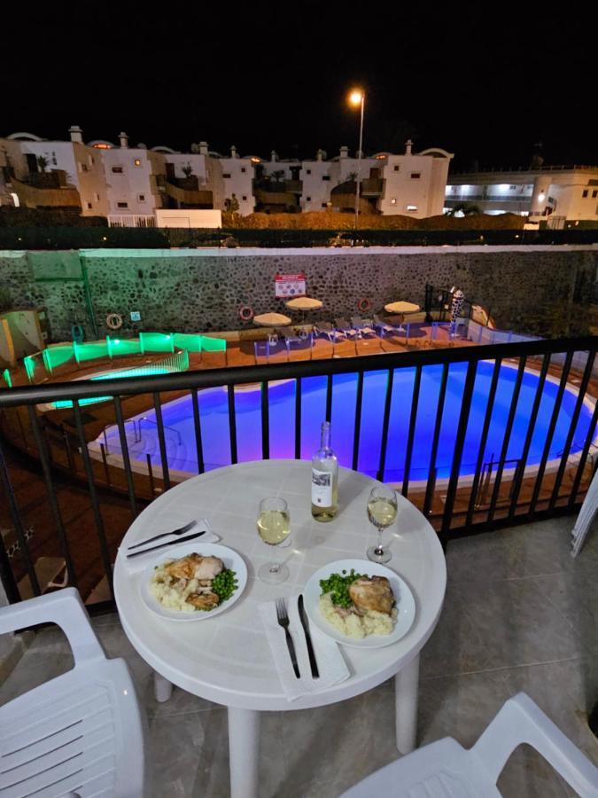 Ocean Front Cozy 2 Bedroom, 3 Beds Spacious- Netflix, Pool, Beach Lift & Fast Wifi Playa del Ingles  Exterior foto