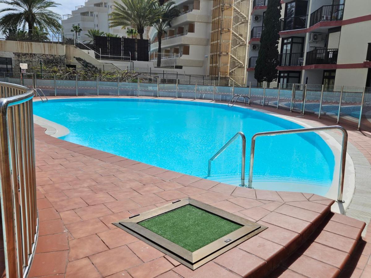 Ocean Front Cozy 2 Bedroom, 3 Beds Spacious- Netflix, Pool, Beach Lift & Fast Wifi Playa del Ingles  Exterior foto