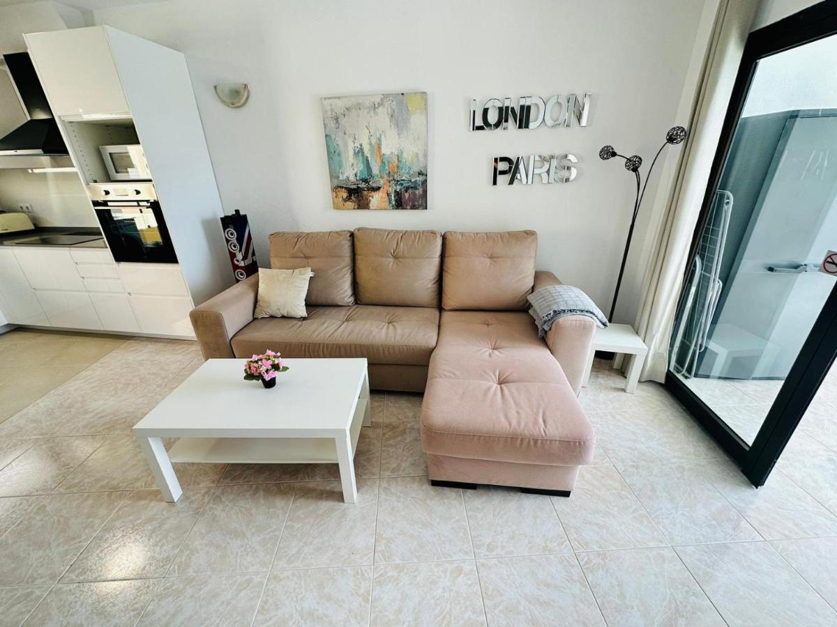 Ocean Front Cozy 2 Bedroom, 3 Beds Spacious- Netflix, Pool, Beach Lift & Fast Wifi Playa del Ingles  Exterior foto