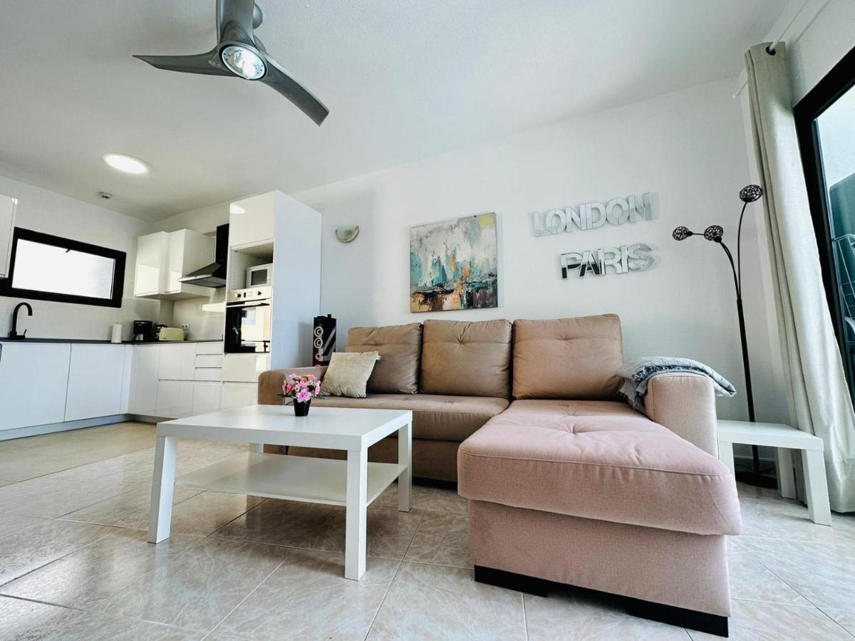 Ocean Front Cozy 2 Bedroom, 3 Beds Spacious- Netflix, Pool, Beach Lift & Fast Wifi Playa del Ingles  Exterior foto