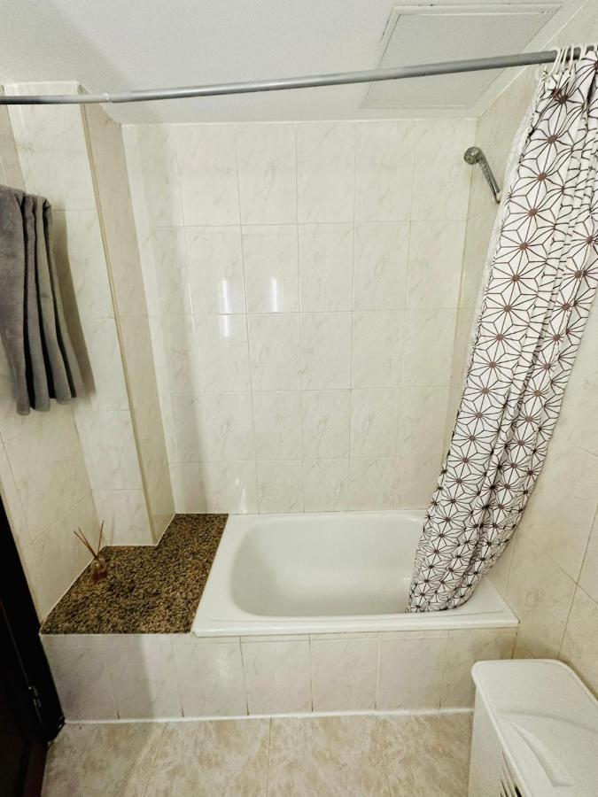 Ocean Front Cozy 2 Bedroom, 3 Beds Spacious- Netflix, Pool, Beach Lift & Fast Wifi Playa del Ingles  Exterior foto