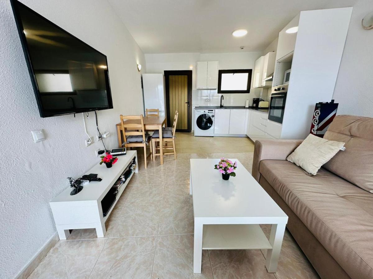 Ocean Front Cozy 2 Bedroom, 3 Beds Spacious- Netflix, Pool, Beach Lift & Fast Wifi Playa del Ingles  Exterior foto